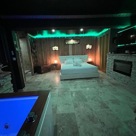 Le Lodge Des Charmes 5 Etoiles Leves Exterior foto