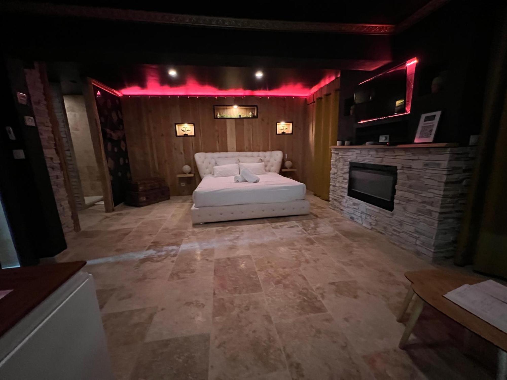 Le Lodge Des Charmes 5 Etoiles Leves Exterior foto
